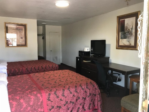 Budget Inn Of LEVELLAND image 3