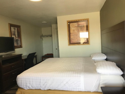 Budget Inn Of LEVELLAND image 4
